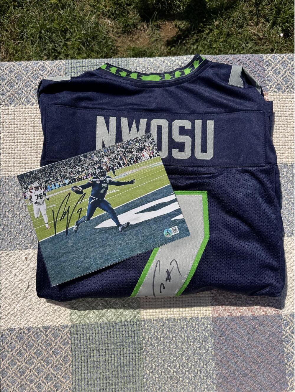 Signed Uchenna Nwosu Seahawks Jersey with Beckett COA